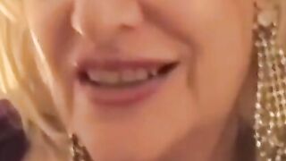 Reicher deutscher GILF-Hotel-Hookup mit einem Gigolo