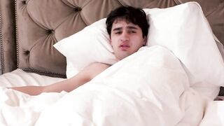Morning boner slides deep into stepmom Texas Pattis ass