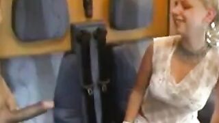 Norsk MILFs Interrasiale eventyr på Eurotrain