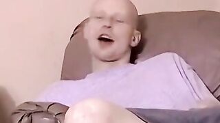 Mature amateur jerked then sucked by BBC expert
