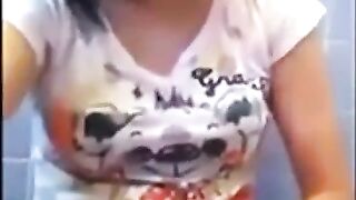 Amateur Asian Girl in Glasses Masturbating