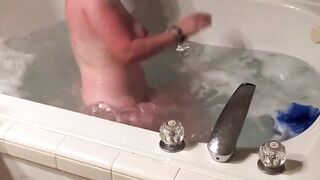 Busty Milf Boltongirl Pleasures Herself in the Tub