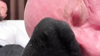 Buff DILF Killian Knox sniffs and slurps Joey Js huge feet