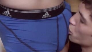 Muscular hunk enjoys mind blowing blowjob from eager dude