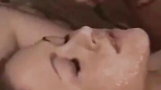 Svensk ansiktsbehandling 2 Visningar: Cumshot Delight
