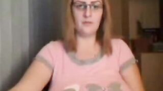 Amateur Camgirl with Huge Natural Tits!