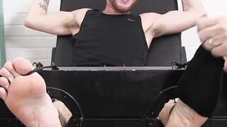 Amateur squeals as two men attack his soles