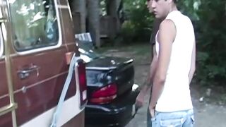 Stud gives an amazing BJ while getting roadside assistance
