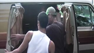 Stud gives an amazing BJ while getting roadside assistance