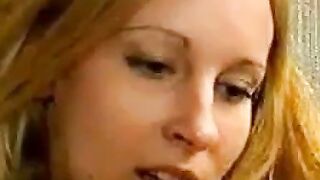 Enge blonde deutsche Amateurin wird gesahnt
