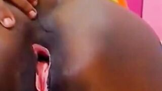 Ebony Spreads Her Pink Pussy on Webcam