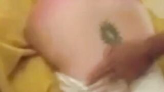 Spanking amerikanischer Araber erhält österreichische Disziplin