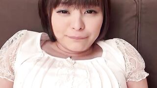 Japanese Teen Suck Cock while Squirt
