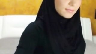 Arab Asian Girl Plays with Dildo on Webcam