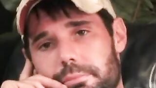 Amateur stud pumps stiff dick til cum eruption