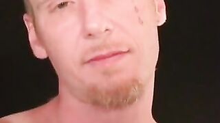 Rugged amateur hunk blows his load while jerking