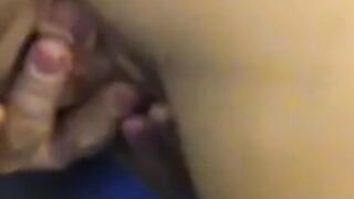 Deutsche MILF mit großen Titten verführt jungen Mann und bekommt Creampie