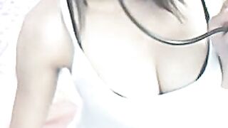 Asian Webcam Girl: Kyo Sun's Chinese Factory Worker Show
