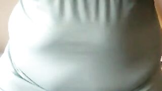 BBW Girl Uses Vibrator for Quick Orgasm