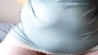 BBW Girl Uses Vibrator for Quick Orgasm