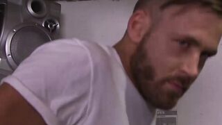 Hunk Logan Moore fucks Alex Gustavo in several positions
