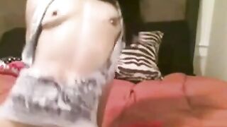 Ebony Squirting Solo on Webcam
