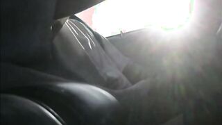 Wifey Give Uber Driver Hand Job While Driving – Biggest Jizzed