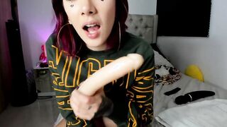 Cosmic chick needs to suck a huge dick when she gets vulgar