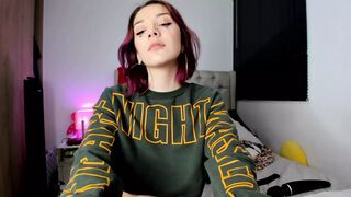 Goddess Colombian Ataku Arrecha masturbates into front of everyone