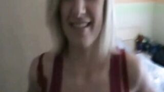 Deutsche Amateur-Blondine bekommt Gesichtsbehandlung