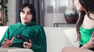 Hung dude covers her stepmom Sage Hunters body with his creampy splooge