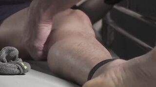 Blindfolded muscle god screams through brutal tickle session