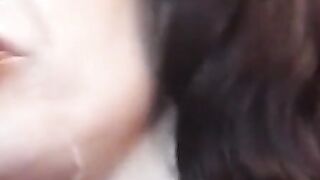 Großer Schwanz Blowjob und Sperma schlucken für deutsche MILF Jessy