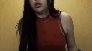 Gorgeous babe cums 5 times on webcam for her boyfriend.