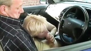 Swinger Girl Exhibits Herself to Strangers