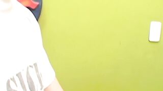 Young Latinos jerk and suck before cumming