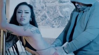 AD4X - Danseuse erotique