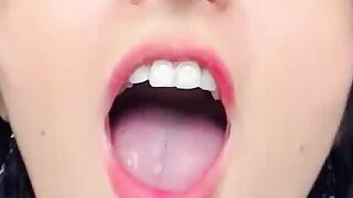 Stunning Euro Webcam Slut Masturbates To Orgasm