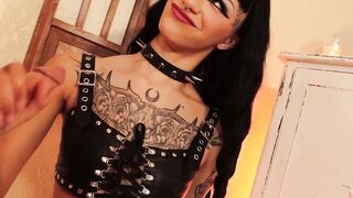 Inked brunette Briella Coley shows her dominance with a perfect handjob