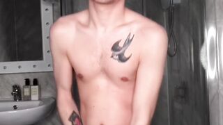 Euro twink Mac Hunter enjoys a solo dirty session with his filthy toys