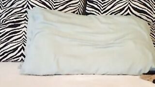 Hot Webcam Slut Deepthroat Spitting Webcam Show