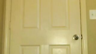 Ebony Webcam Girl Shows Off Her Big Ass