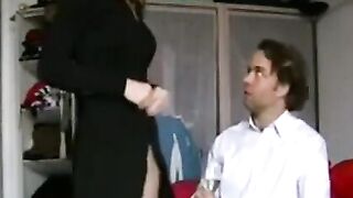 Die deutsche Amateurin SweetAnne gibt ihr Debüt als Nachbarin vor dem Schla