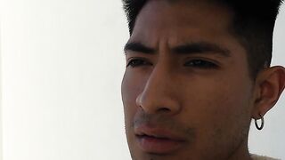 Alam Herrera fingered and then bred raw by Fabian Plata