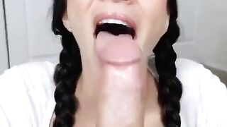 Big-Titted MILF Ariella's Amateur Webcam Blowjob