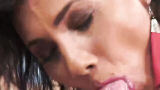 Nikki Nutz splatters after filling mature woman Arwen up