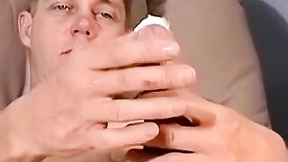 Mature homo sucks amateur dick for rapid cum blast