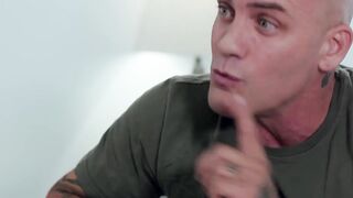Lucky stud rams Maya Woulfes snug hole and teasing mouth