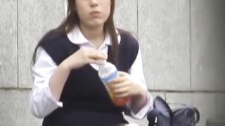Voyeur captures every second of pussy poking till pee
