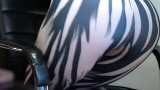 Massaging Latina Babe in Lycra Gives a Blowjob